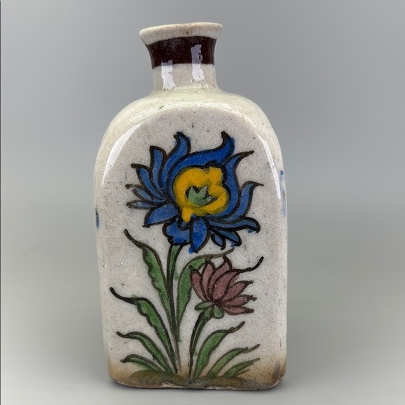 Antique Handcrafted Persian Iznik Vase - Picture 3 of 12